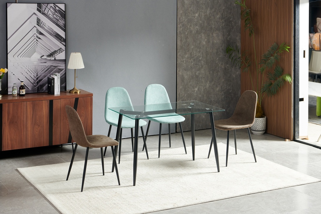 Mesa de comedor rectangular con patas metalicas negras