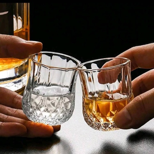 [0337] Set de 6 vasos pequeños de licor